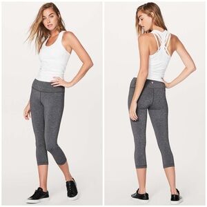 Lululemon Wunder Under Crop (Hi-Rise) *Luxtreme 21"
Heathered Black (Size 6)